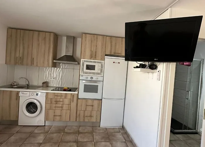 A-32 Arenas アパート カレタ・デ・フステ